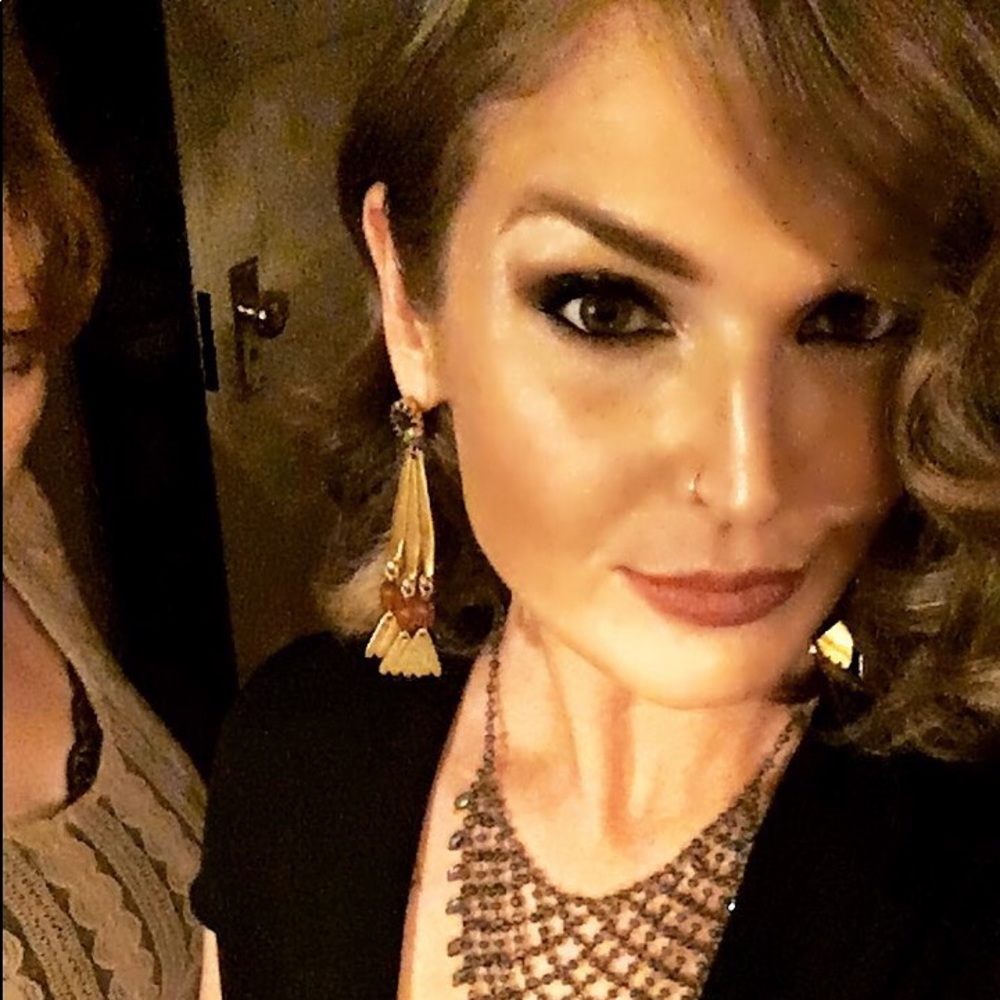 Meet your Posher, Mj